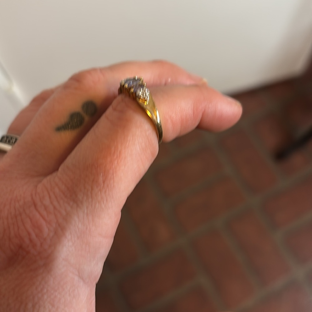 RARE 10k Gold Vintage Tanzanite Ring with Bow tie Diamond Chip Accents - Picture 7 of 8